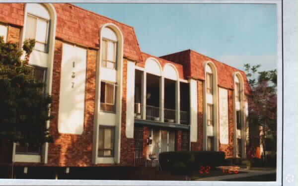 Foto del edificio - 127 N Everett St