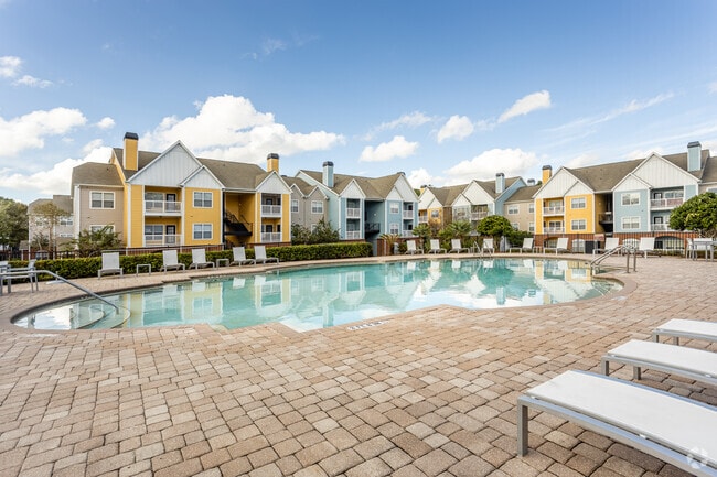 Building Photo - Oaks at Normandy Apartments