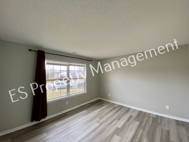 Building Photo - Great 3 Bedroom 2 Bathroom Brick Front Ran...