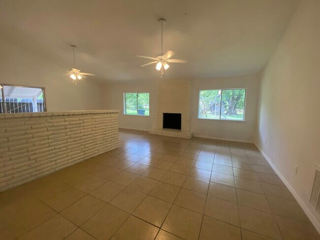 Foto del edificio - 11622 Sela Ln