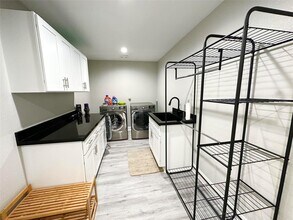 Building Photo - 8021 White Ave