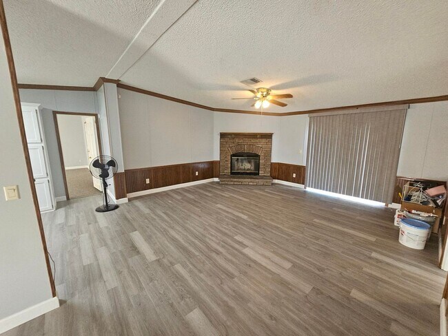 Foto del edificio - Peaceful living 4BR/3BA Home with plenty o...