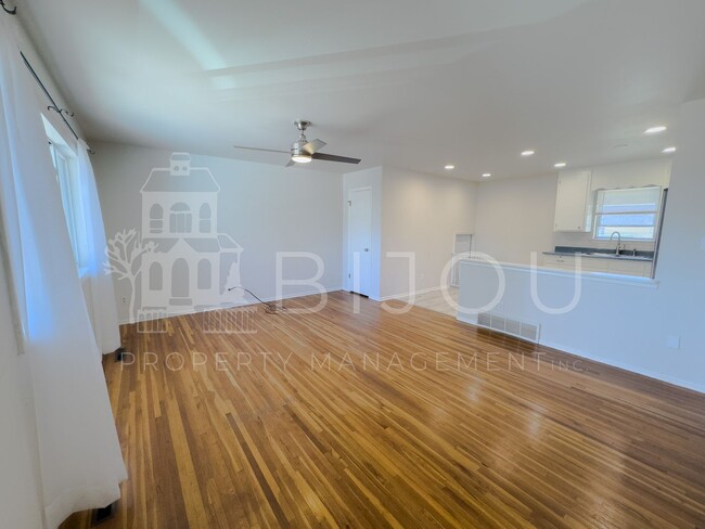 Building Photo - Westside Duplex