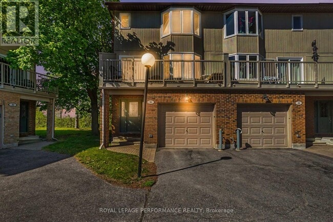 Building Photo - 34 Huntview Private