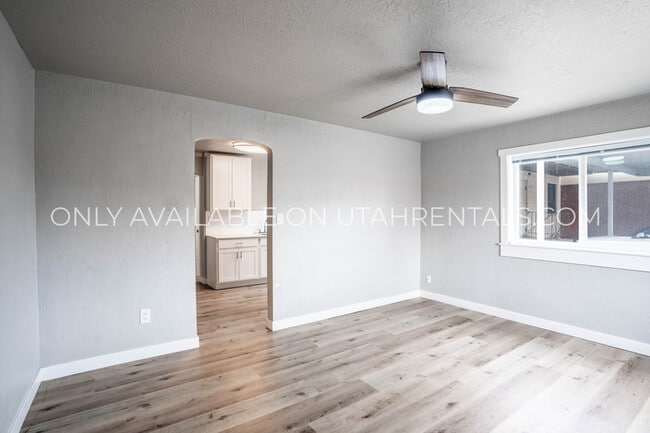 Foto del edificio - 80 N Merchant St