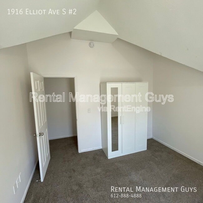 Building Photo - 1916 Elliot Ave