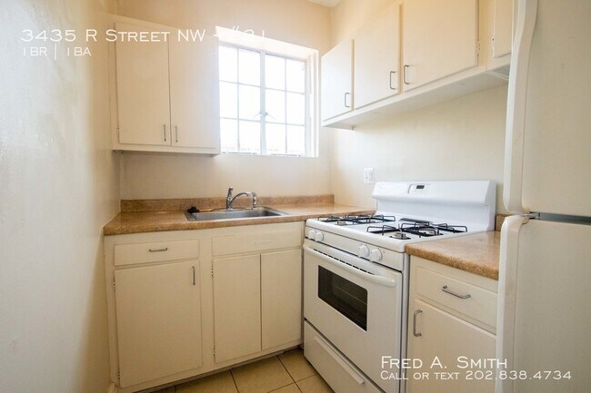 Foto del edificio - 3435 R St NW