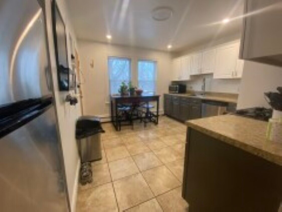 Primary Photo - 33 Oldfields Rd