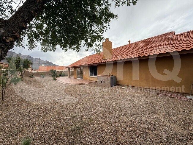 Building Photo - 360 E Streams Edge Pl