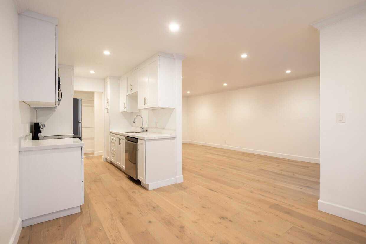 Foto principal - 117 S Doheny Dr