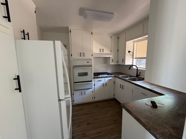 Foto del edificio - 607 NW 11th St