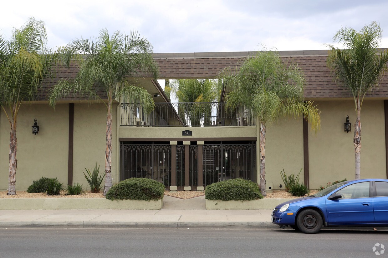 Primary Photo - Golden Apartments
