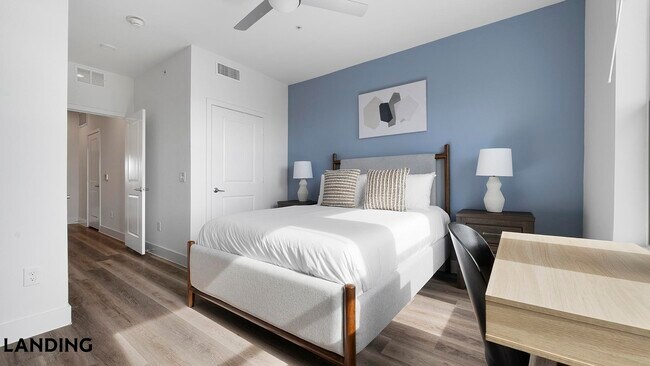 Foto del edificio - 6525 Ed Bluestein Blvd