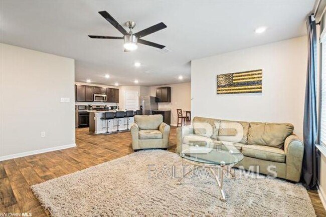 Foto del edificio - 8164 Irwin Loop