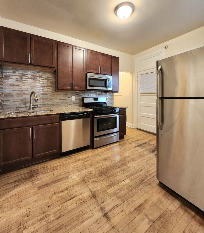 Foto del edificio - 4821 N Springfield Ave