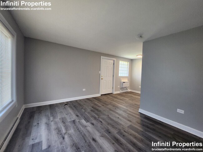 Building Photo - 2113 W 119th St