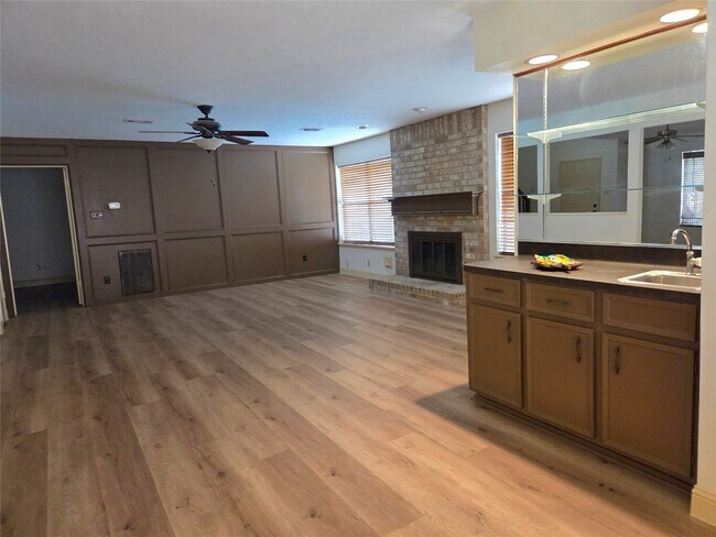 Foto del edificio - 14718 Earlswood Dr