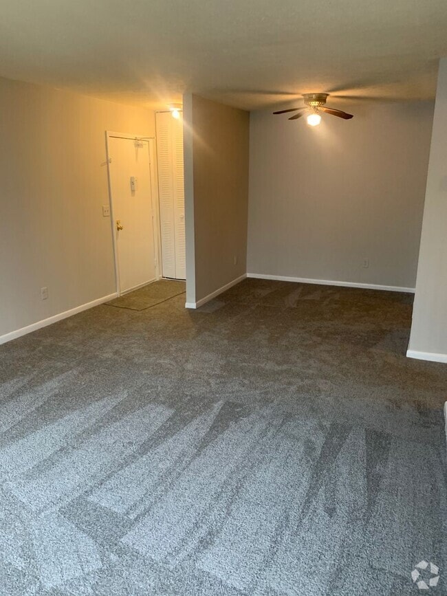 Building Photo - 400 Orchard Trace Ln