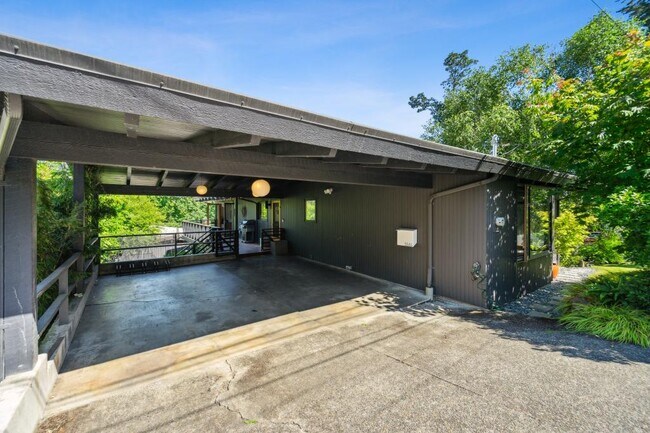 Foto del edificio - Marvelous Mid-Century Modern Seward Park H...