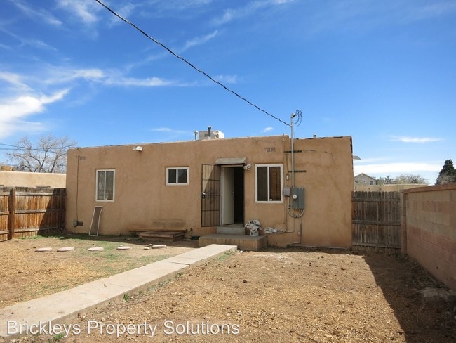 Building Photo - 5031 El Paseo Dr NW