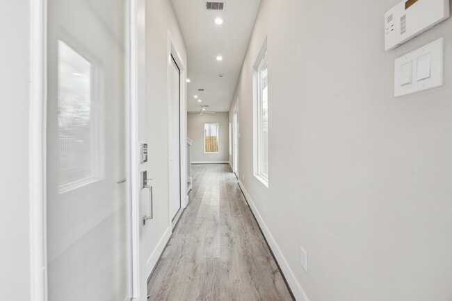 Building Photo - 863 Prosper St