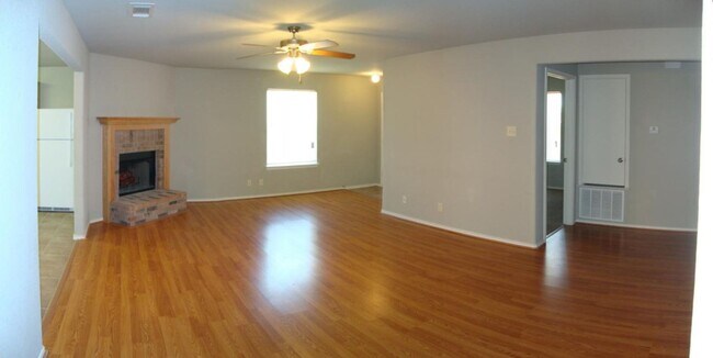 Foto del edificio - 3-Bedroom House for Rent in Killeen