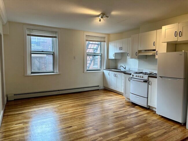 Building Photo - 179 Webster St