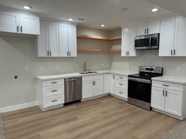 Building Photo - 2795 E Lakeside Dr