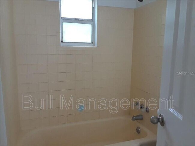 Foto del edificio - 1032 W Jefferson St