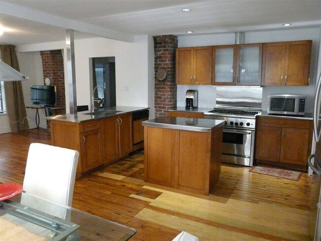 Foto del edificio - 732 Preston St