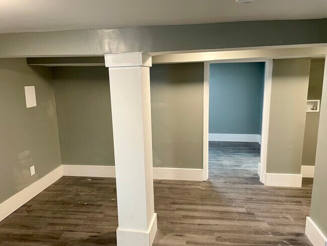 Living Room - 2322 Highland Ave