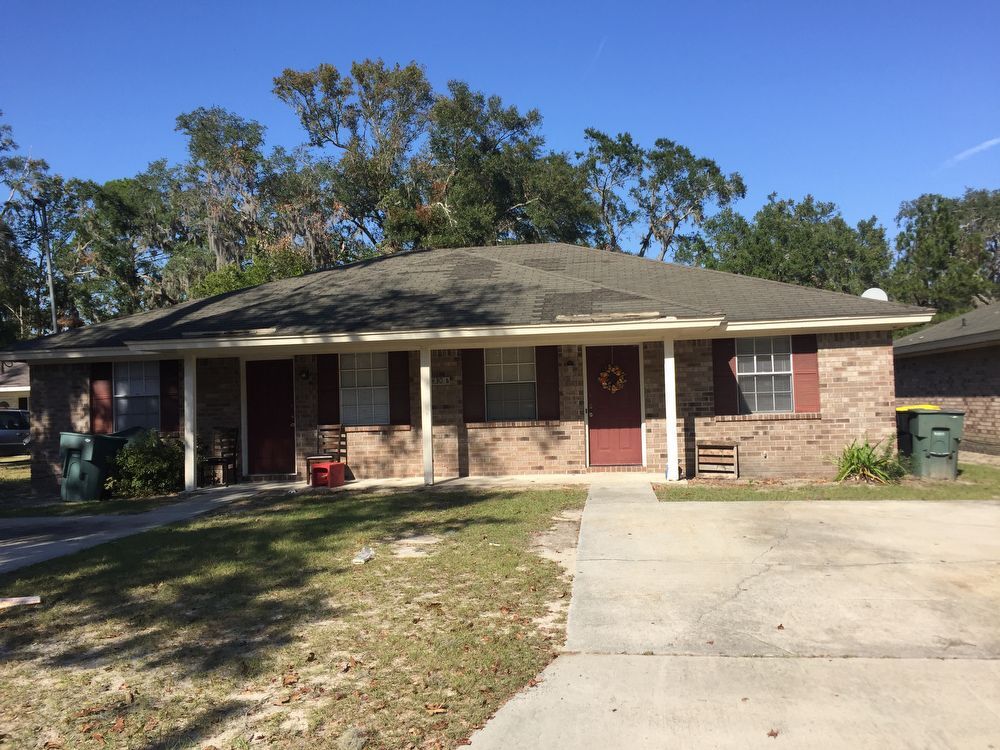 Primary Photo - 2430 Riviera Dr
