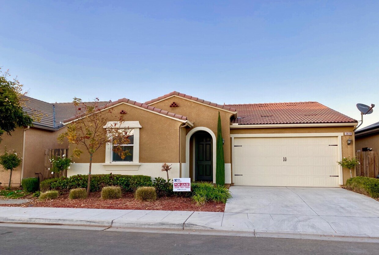 2,500 Ashlan & Leonard 4 Bedroom Lennar House Rental in Clovis