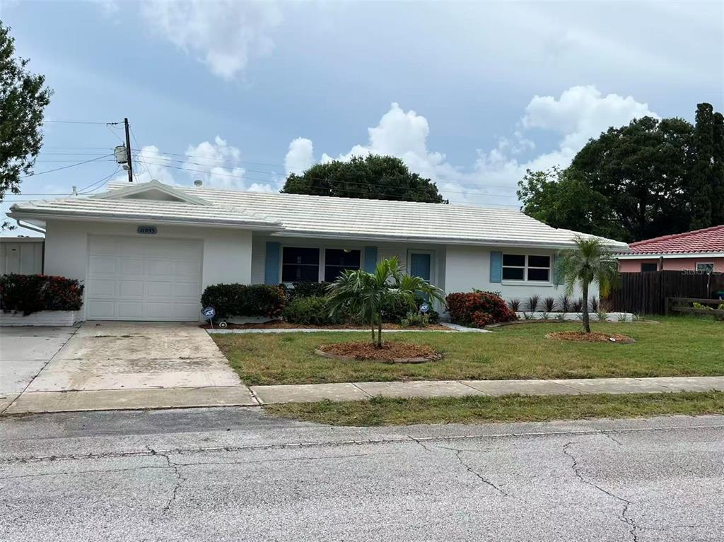 Foto principal - 11093 54th Ave N