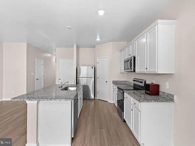 Building Photo - 112 Cramsford St