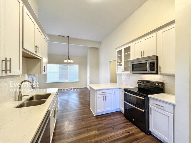 Foto del edificio - 8835 Robertson Ln N
