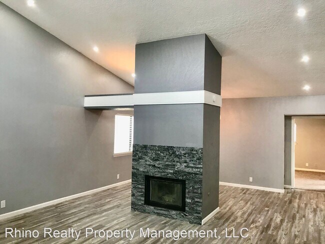 Building Photo - 2 br, 2 bath House - 11809 Elvin Ave NE