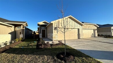 Building Photo - 9832 Grosbeak Ln