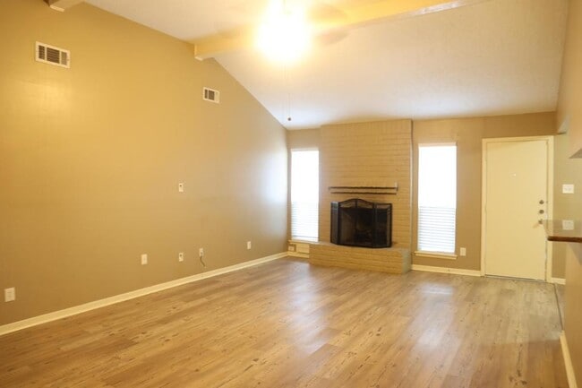 Building Photo - 23527 Canyon Lake Dr