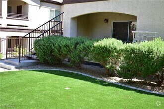 Building Photo - 2291 W Horizon Ridge Pkwy