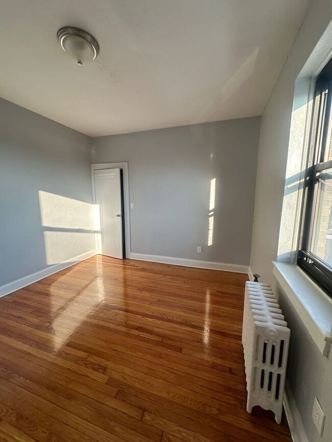 Interior Photo - Palisades Towers