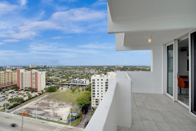 Foto del edificio - 1370 S Ocean Blvd