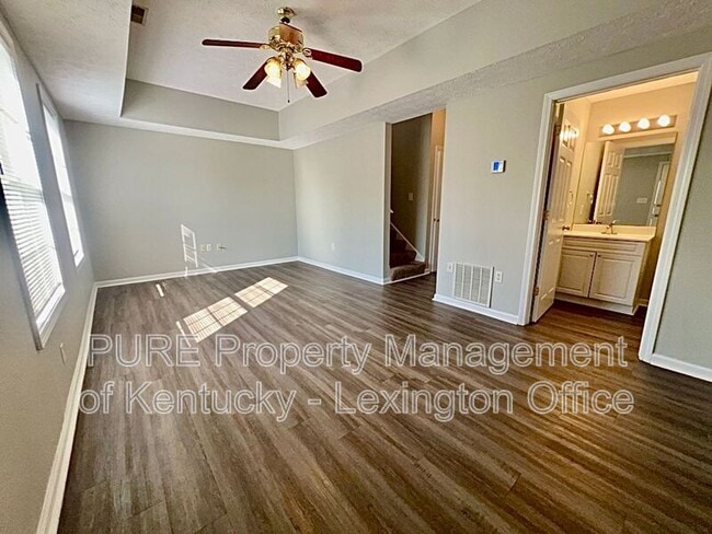 Foto del edificio - 2561 MacKenzie Ln