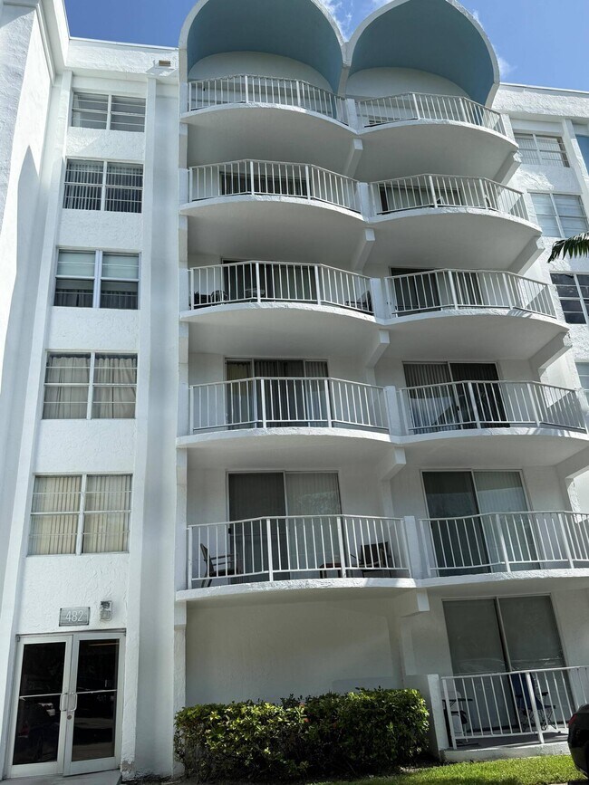 Building Photo - 482 NW 165th St