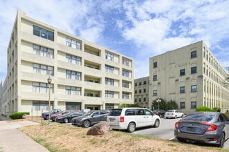 Building Photo - 102 Judd Square