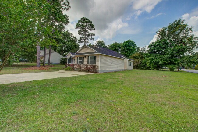 Building Photo - 8115 Pleasant Ridge Dr