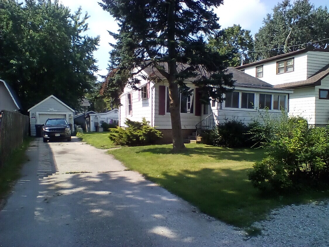 Primary Photo - 713 15th Pl