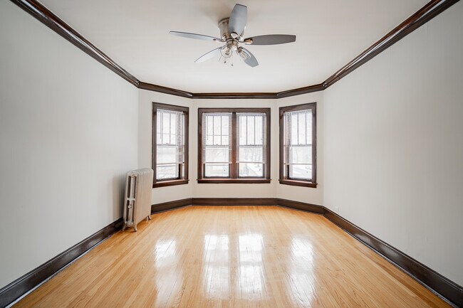 Foto del edificio - 5075 N Wolcott Ave