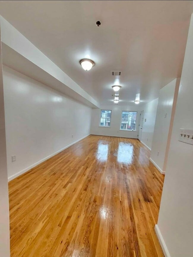 Foto del edificio - 12 Bergen Ave