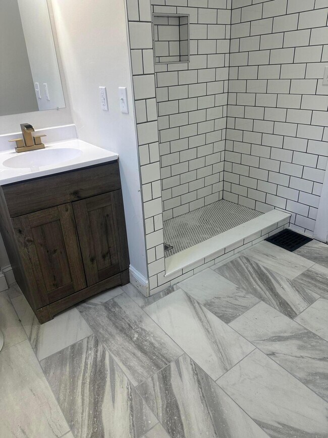 Foto del edificio - 1277 E 18th Ave